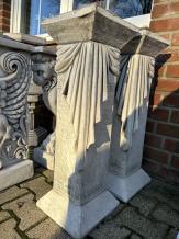 Pedestal - Column - 80 cm - with ornamental cloth - Solid Stone