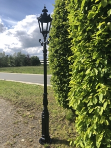 Buitenlamp, lantaarn Amsterdam met keramische fitting en glas, gegoten aluminium zwart of groen, 320 cm.