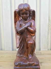 1 Angel - weatherproof, kneeling, full of stone oxide