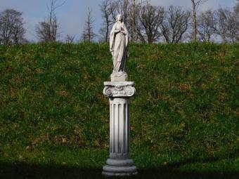 Marienstatue auf Sockel - 129 cm - Stein