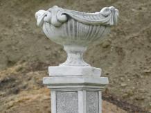 Flower pot on pedestal - 85 cm - Stone