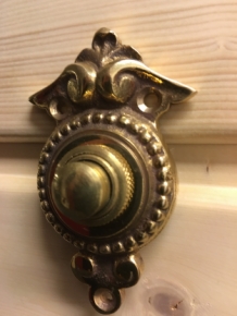 Classic doorbell - polished brass