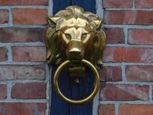 Door knocker lion - alu - gold coloured