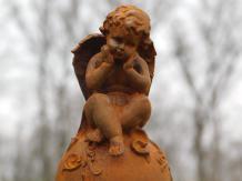 Angel on Bulb - Cast iron - Oxide