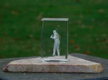 Statue golfer in glass - 3D - marble base