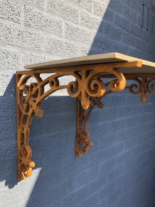 Corner support, heavy cast iron-support for shelves, rest-brown.