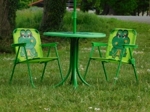 Children's garden set with frogs