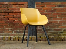 Bucket seat - yellow - plastic