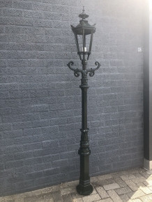 Buitenlamp, lantaarn Amsterdam met keramische fitting en glas, gegoten aluminium , 225 cm.