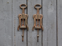 Wall hook corkscrew - cast iron - hook