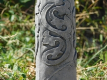 Obelisk - Massivstein - grau