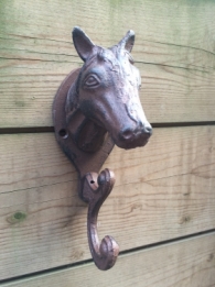 Horse head with coat hook, cast iron.NOG2!