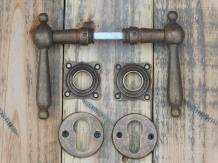 Set Door Hardware PZ - Handles and Rosettes - Brushed Brass