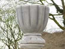 Runde Vase auf Sockel - 110 cm - Stein