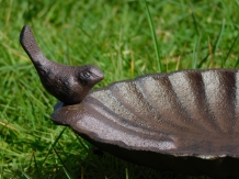 Bird bath with 2 birds - cast iron