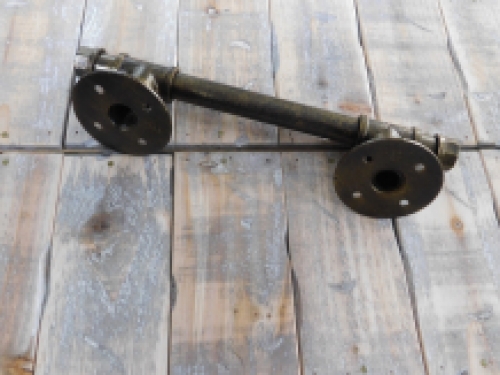 Beautiful hefty industrial door handle, iron bronze antique, very nice.