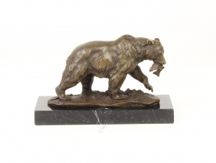 Eine schöne Bronzestatue eines Grizzlybären