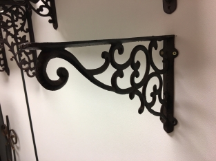 1 Beautiful shelf rack pendant, cast iron rust brown