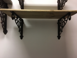 Pair of shelf supports, hanging bracket, cast iron