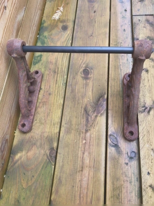 Set of wall brackets, heavy-duty cast iron rest.