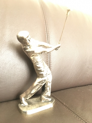 Ein Golfer aus Aluminium-Nickel, der einfach Spaß macht!