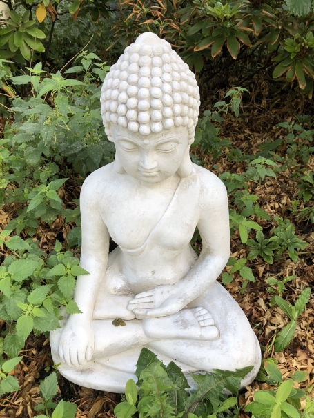 Meditierender Buddha, voll von Stein