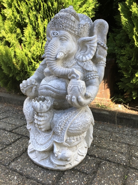 Statue Ganesha 1 - der Gott der Weisheit, des Wohlstandes und des Glücks - Massivstein