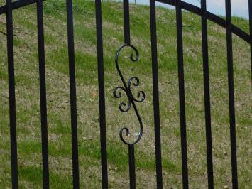 Ornamental fencing - garden fence - powder-coated black