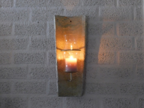 Wind light from roof tile, with candlestick and glass flask - in gold color!