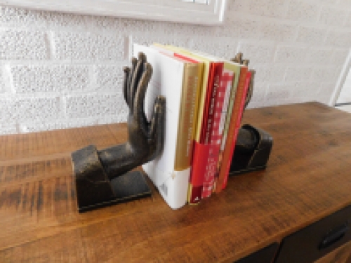 Set of 2 ''Hands'' as bookends - cast iron