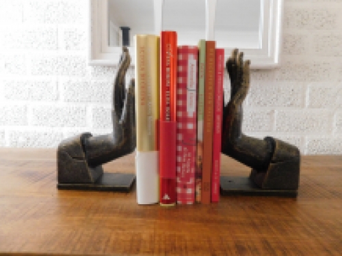 Set of 2 ''Hands'' as bookends - cast iron