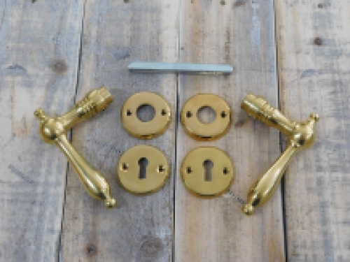 Türdrücker mit Rosetten, Messing poliert, toller Nostalgie-Türbeschlag Landhaus.