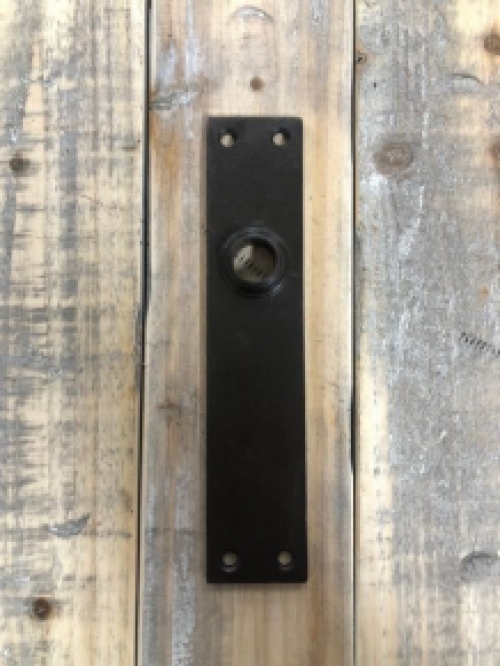 1 Long doorplate 'Cova' without keyhole, in antique brown.