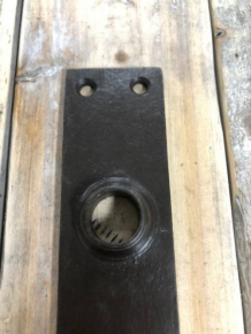 1 Long doorplate 'Cova' without keyhole, in antique brown.