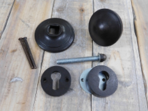 Türknauf mit Knaufrosette - und Sicherheitsrosetten - Eisen antik, dunkel braun