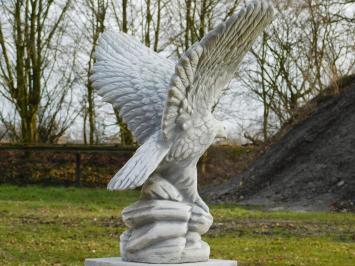 Eagle on pedestal - 130 cm - Stone