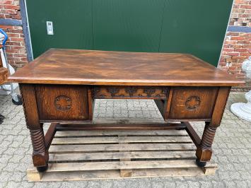 Beautiful used nostalgic antique oak desk, substantial in size.