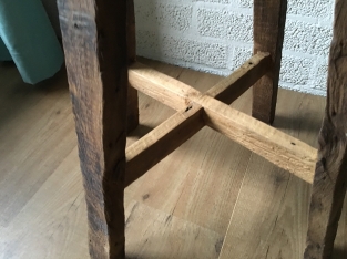 Kolonialer Hartholzhocker, Hocker-Tisch