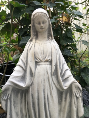 Madonnenstatue, Vollstein