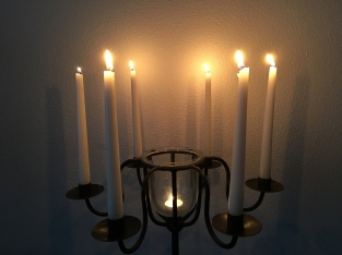 Candlestick wrought iron brown-black, 6 arms, with beautiful light glass!!