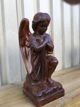 1 Angel - weatherproof, kneeling, full of stone oxide