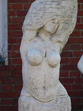 Bare Woman Water Spout - 105 cm - Stone