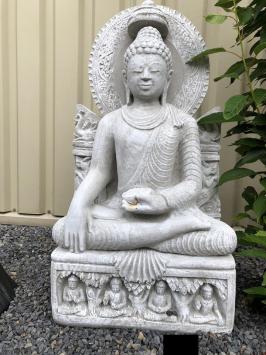 Buddha auf Thron, weiß gewaschen, Vollstein