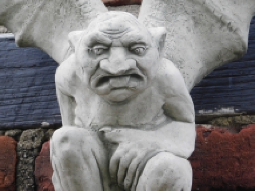 Gargoyle - Fledermaus-Dämonen-Störer - steinerne Kathedralenfigur