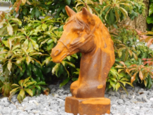 Cast iron sculpture of a horse head, very nice design!