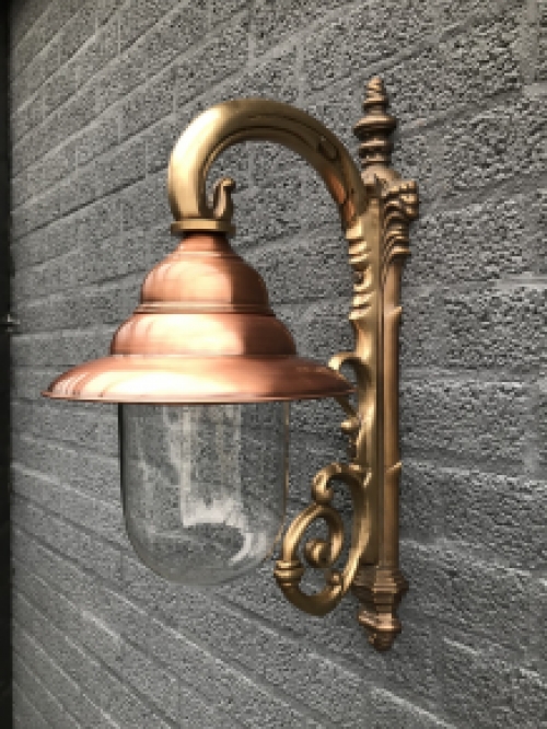 Nostalgische wandlamp, tuinlamp, geheel messing gepatineerd, koper