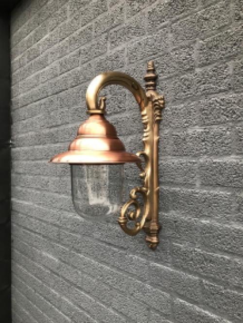 Nostalgische wandlamp, tuinlamp, geheel messing gepatineerd, koper