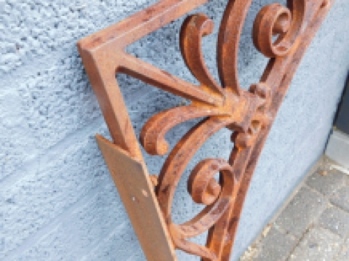 1 Corner support made of cast iron, heavy !