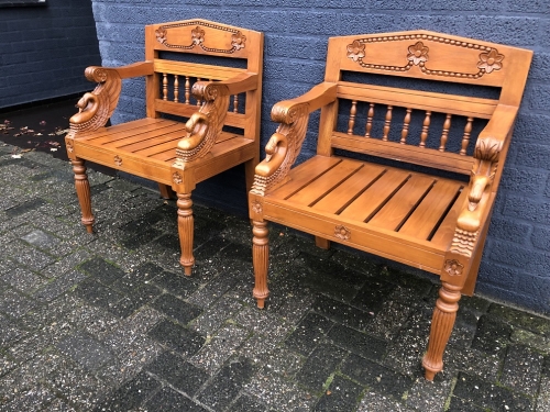 Antieke set stoelen, handgemaakt mooi houtsnijwerk. koloniaal hout, 1 MALIG!!