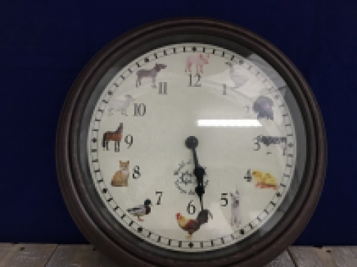 Clock with animals, they also make sounds!